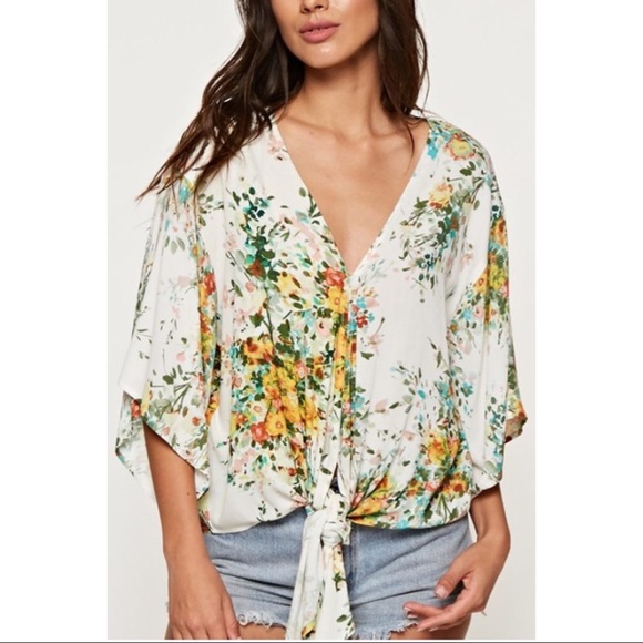 lovestitch Tops - FLORAL KIMONO TOP